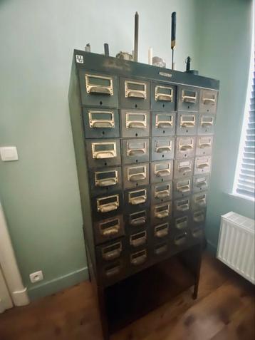  Unieke Vintage Archiefkast / Ladekast -  beschikbaar voor biedingen