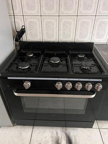 Cuisinere gaz 5bec beschikbaar voor biedingen