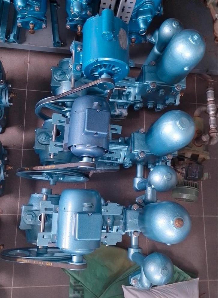 Zuigerpompen en waterpompen zuigerpomp waterpomp pompen, Doe-het-zelf en Bouw, Overige Doe-Het-Zelf en Bouw, Zo goed als nieuw