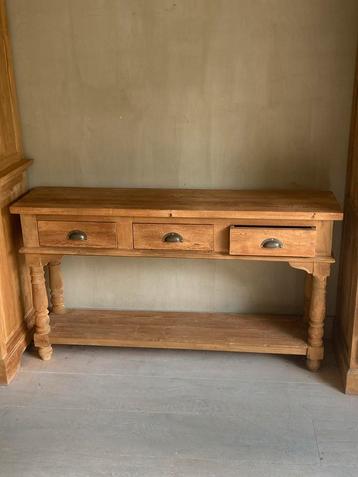 Mooie sidetable in teak 135 lang, 37 d en 78 hoog. 