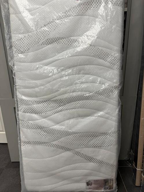 Matras - NOOIT OP GESLAPEN, Huis en Inrichting, Slaapkamer | Matrassen en Bedbodems, Nieuw, Matras, 90 cm, 200 cm, Eenpersoons