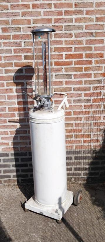 2 takt benzinepomp  beschikbaar voor biedingen
