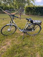 Elektrische fiets te koop (batterij kapot), Fietsen en Brommers, Elektrische fietsen, Minder dan 30 km per accu, Gebruikt, 55 tot 59 cm