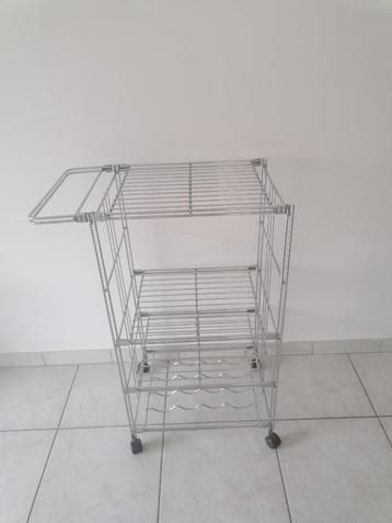 Prachtige trolley op wielen