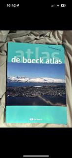 De Boeck atlas softcover, Boeken, Atlassen en Landkaarten, Ophalen, Zo goed als nieuw, 2000 tot heden, Wereld