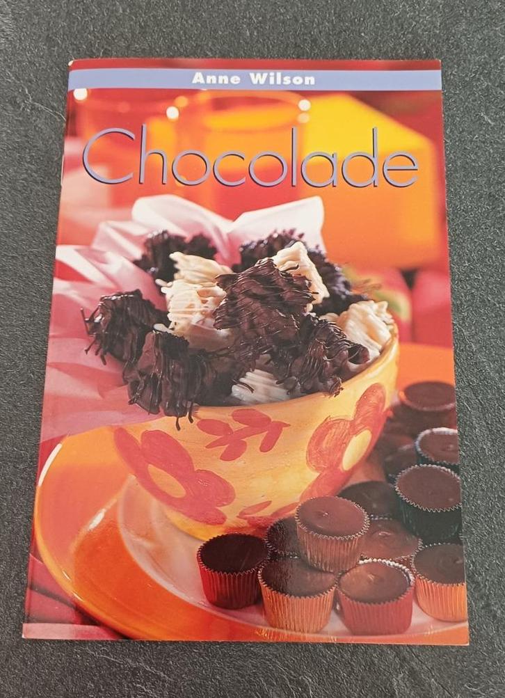 boekje chocolade - anne wilson, Boeken, Kookboeken, Zo goed als nieuw, Taart, Gebak en Desserts, Europa, Ophalen of Verzenden
