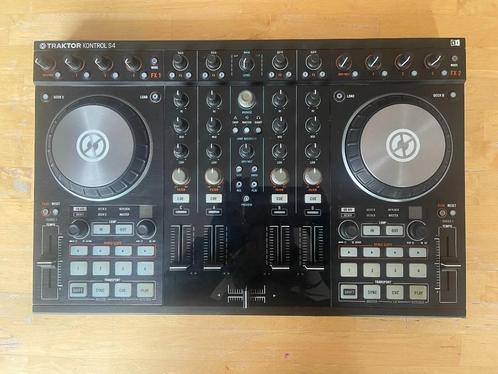 NI Traktor Kontrol S4 MK2 dj controller + Software License, Muziek en Instrumenten, Dj-sets en Draaitafels, Zo goed als nieuw