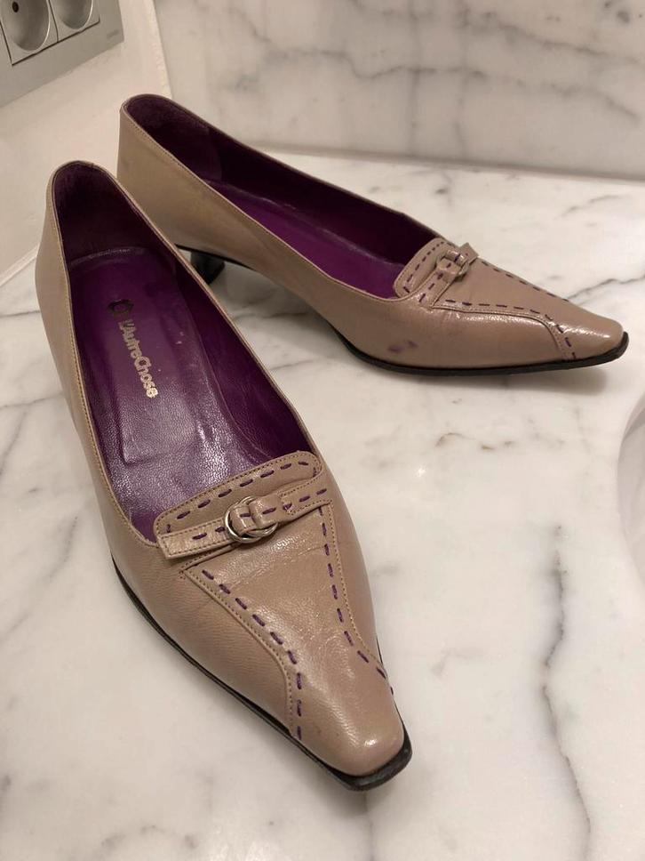 Elegante pumps in fijn leder -Mt 38,5, Kleding | Dames, Schoenen, Zo goed als nieuw, Grijs, Ophalen of Verzenden