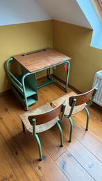 Bureau d’ecole vintage pour enfant avec 2 chaises., Antiek en Kunst, Ophalen