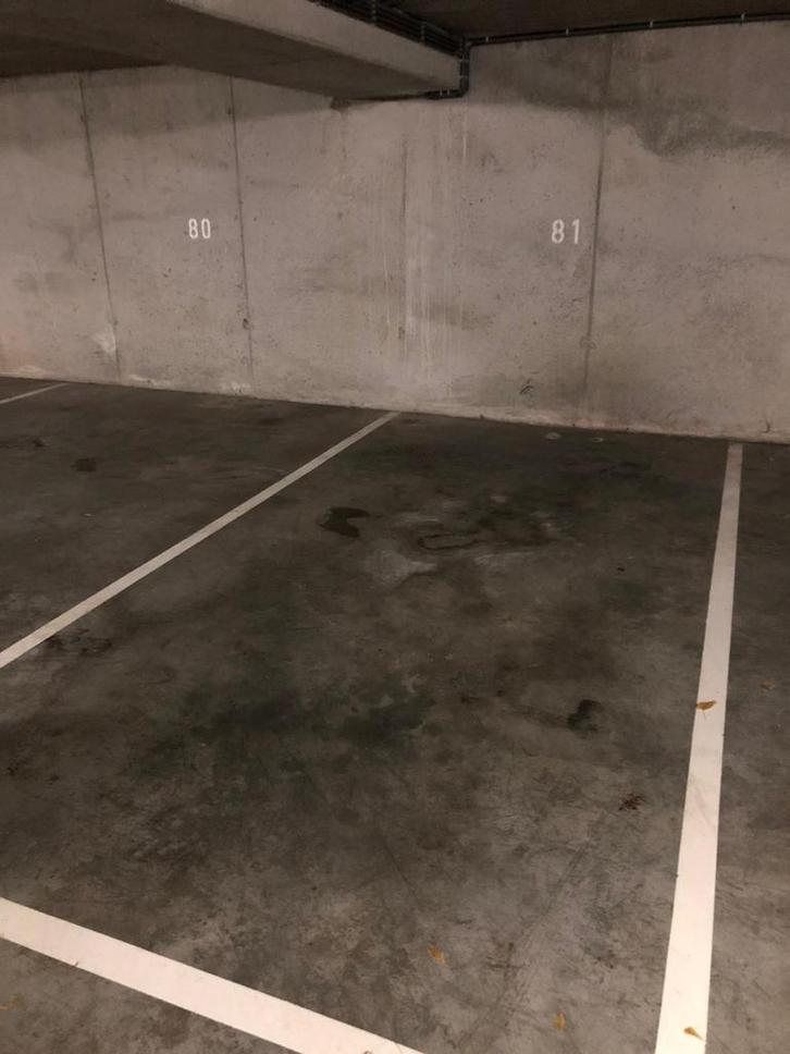 Parking wandelafstand voorzijde Sint Pietersstation, Immo, Garages en Parkeerplaatsen, Gent