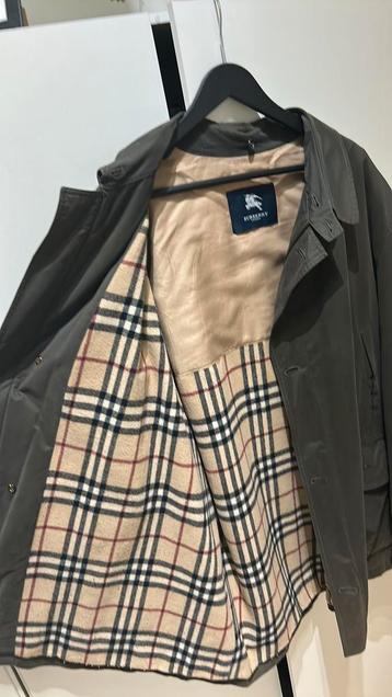 Burberry vintage coat beschikbaar voor biedingen
