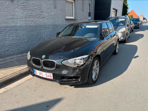 Bmw 114 benzine 2013, Auto's, BMW, 1 Reeks, Benzine, Euro 6, Berline, 5 deurs, Handgeschakeld, Zwart, Zwart, Stof, Achterwielaandrijving