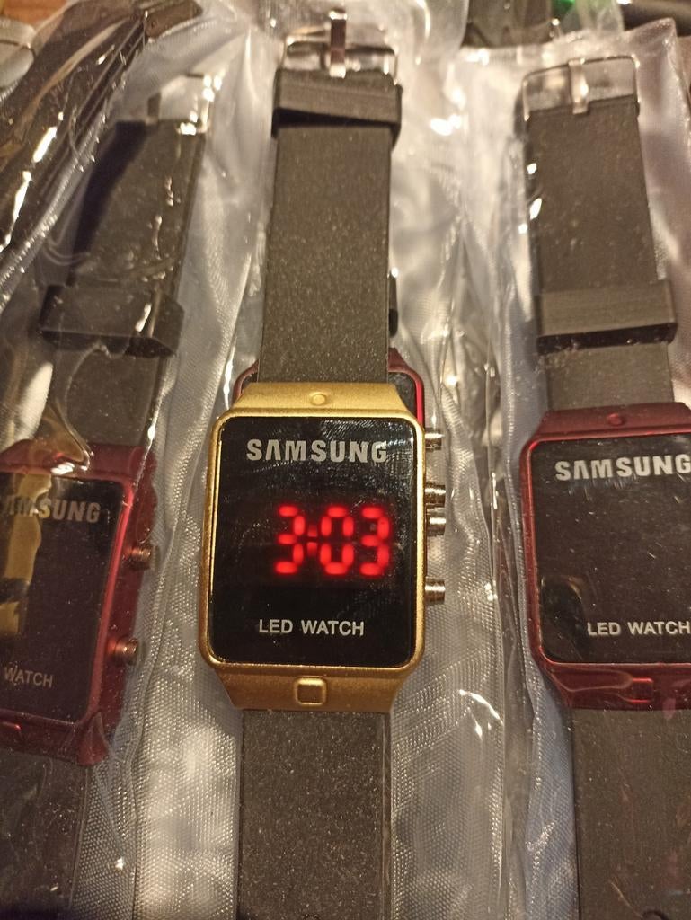 montre  Samsung unisexe LED watch, Enlèvement ou Envoi, Neuf, Montre-bracelet, Autres marques