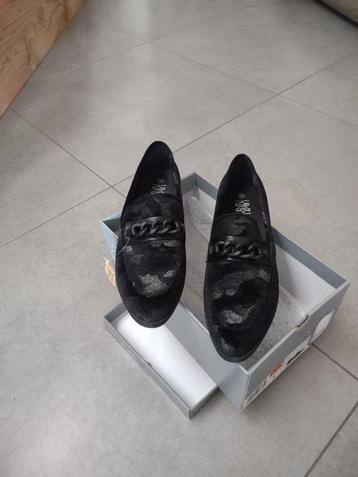 chaussures beschikbaar voor biedingen