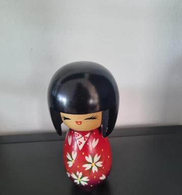 Leuke Uraraka Kokeshi van Chie Tamura beschikbaar voor biedingen