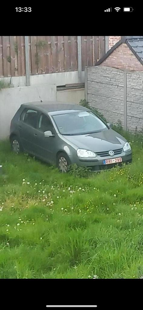 Golf 5 tdi. 2005. 320xxx km, Autos, Volkswagen, Particulier, Golf, Diesel, 5 portes, Boîte manuelle, Argent ou Gris, Noir, Tissu