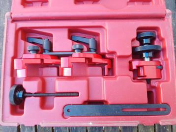 Nokkenas blokkeergereedschap  beschikbaar voor biedingen