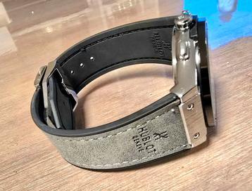 Herenhorloge  beschikbaar voor biedingen