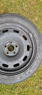 Set winterbanden met velg en sierdeksels, Ophalen, Winterbanden
