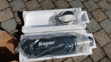 Universele uitlaat demper akrapovic beschikbaar voor biedingen