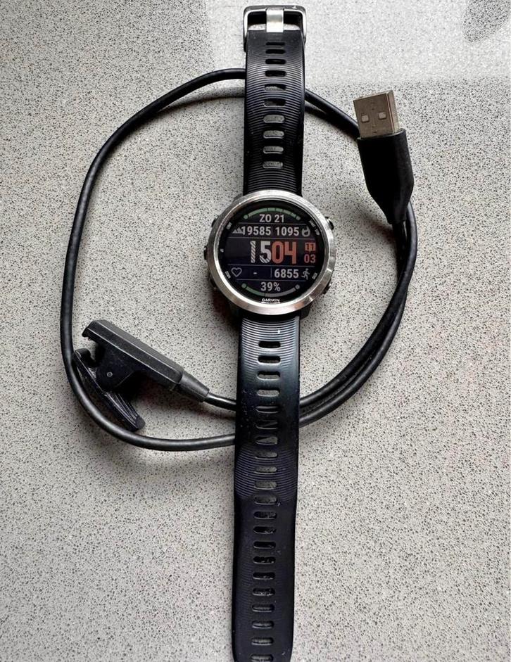 Garmin forerunner music 645, Handtassen en Accessoires, Sporthorloges, Zo goed als nieuw, Zwart, GPS, Ophalen