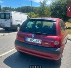 renault clio 2 16v, Auto's, Voorwielaandrijving, 980 kg, Zwart, 4 cilinders