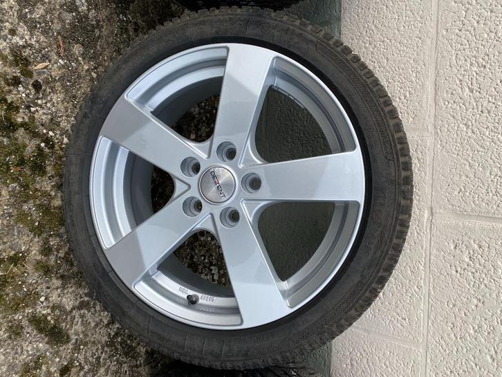 Winterkit (Toyota Auris) - DEZENT TD alu velgen+winterbanden, Auto-onderdelen, Banden en Velgen, Velg(en), Winterbanden, 17 inch