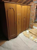 Zeer oude kleerkast, Huis en Inrichting, Slaapkamer | Complete slaapkamers, Ophalen