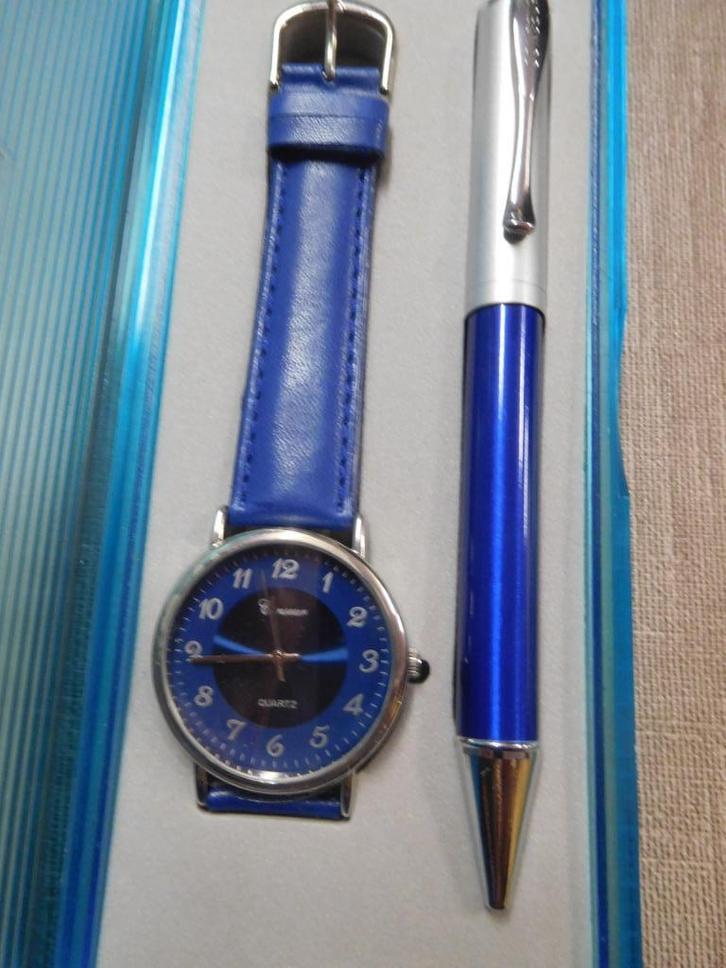 Montre Conseur + bic dans un étui, Bijoux, Sacs & Beauté, Montres | Femmes, Neuf, Montre-bracelet, Autres marques, Synthétique