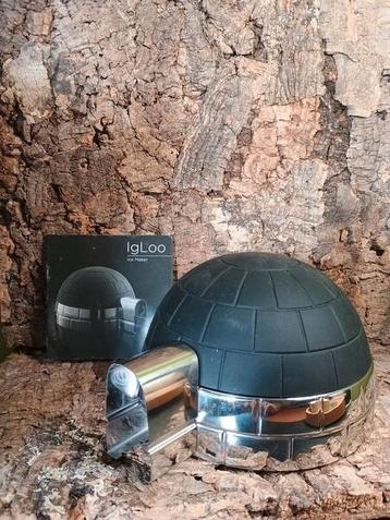 Design Igloo ice maker & container (ijsblokjes maker) beschikbaar voor biedingen