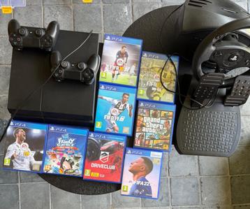 PS4 pakket compleet – met stuur, pedalen, 2 controllers & 8  beschikbaar voor biedingen