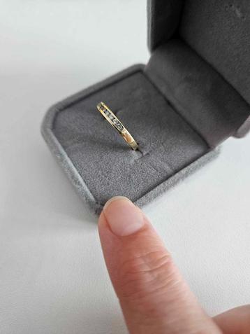 18 karaats gouden ring, (alles staat in de beschrijving), Handtassen en Accessoires, Ringen, Ophalen, Zo goed als nieuw, Dame