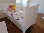 Kinderbed met lade en zijsteunen, Kinderen en Baby's, Kinderkamer | Bedden, Ophalen of Verzenden, Gebruikt, Matras