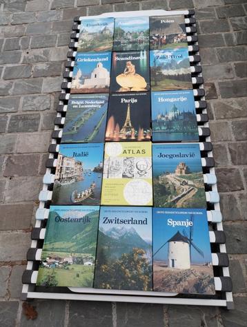Boeken van verschillende landen beschikbaar voor biedingen