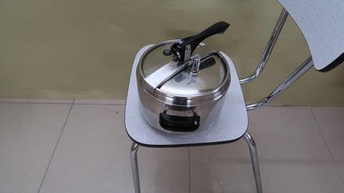 Tomado snelkookpan, Huis en Inrichting, Keuken | Potten en Pannen, Zo goed als nieuw, Overige typen, Inox, Inductieplaat, Keramische plaat