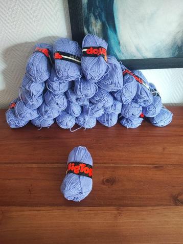 Bigtop Violet 28 bollen wol, €0.75 p/s €20 lot beschikbaar voor biedingen