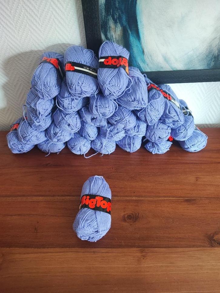 Bigtop Violet 32 bollen wol, €0.75 p/s €22 lot, Hobby en Vrije tijd, Breien en Haken, Nieuw, Ophalen of Verzenden
