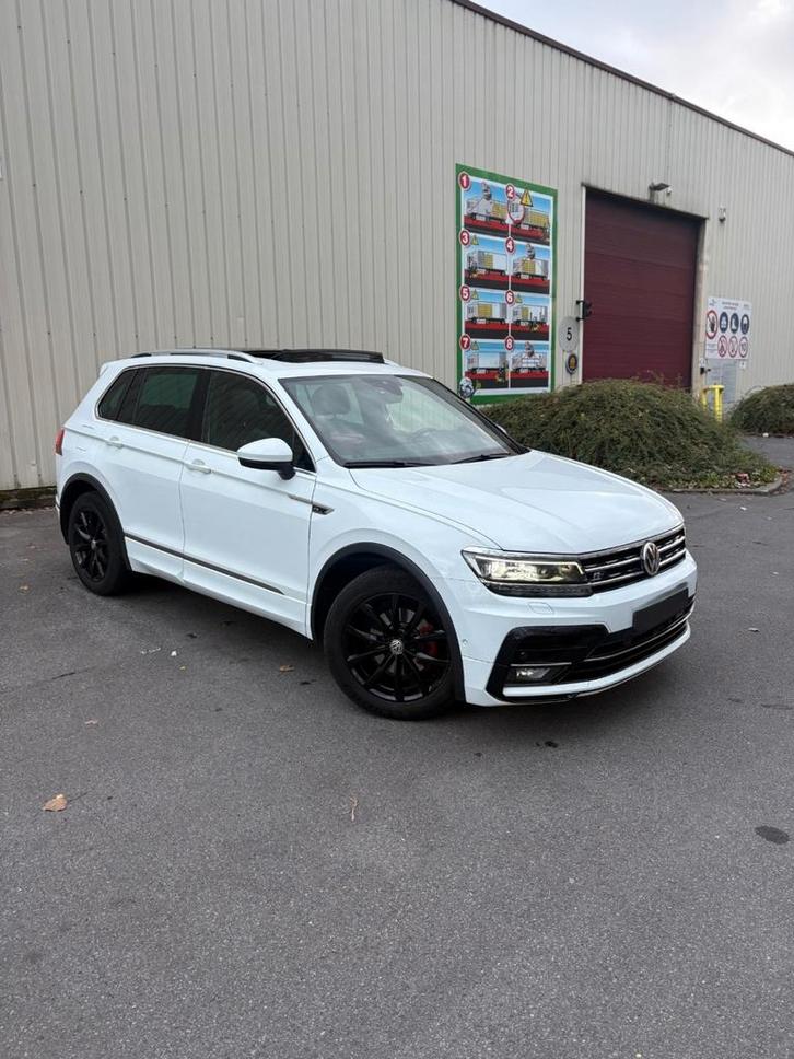 Tiguan R line 1.5 essence full full options, Auto's, Volkswagen, Particulier, Tiguan, Panoramadak, Benzine, Leder, Ophalen