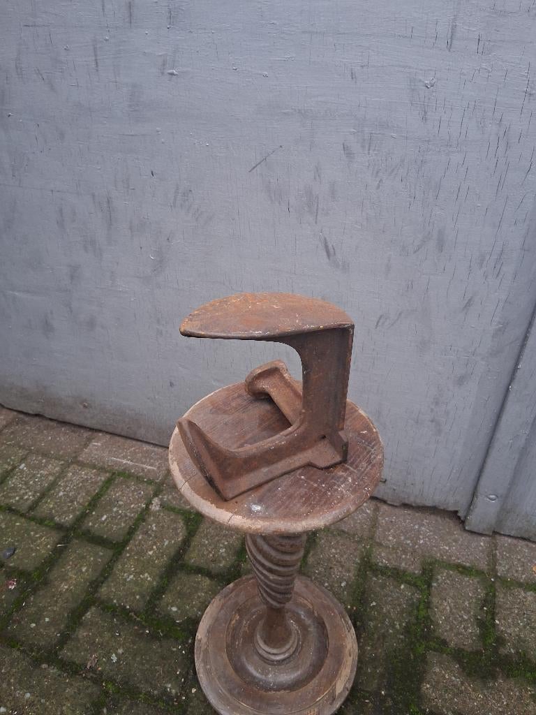 Schoenmakerslijst (aambeeld), Ophalen, Zo goed als nieuw