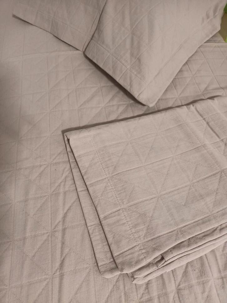 Bedsprei met kussenslopen, Huis en Inrichting, Slaapkamer | Beddengoed, Nieuw, Ophalen