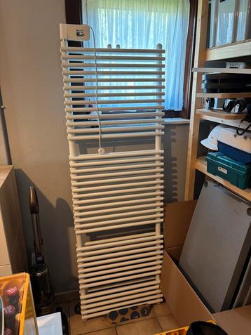 Radiator handdoekdroger beschikbaar voor biedingen