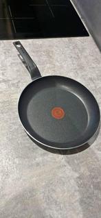 Tefal pan diameter 23 cm (volledig NIEUW), Huis en Inrichting, Keuken | Potten en Pannen, Nieuw, Ophalen