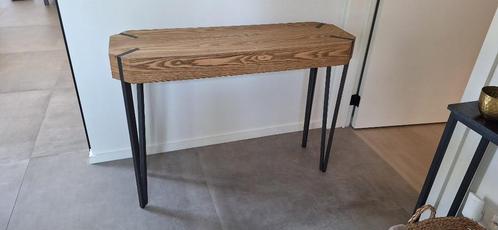 Mooie tafel met stalen poten, Huis en Inrichting, Tafels | Sidetables, Zo goed als nieuw, Ophalen of Verzenden