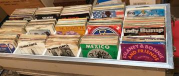 VLIEGKOFFER VOOR VINYLPLATEN VAN 45 EN 33 TOEREN beschikbaar voor biedingen