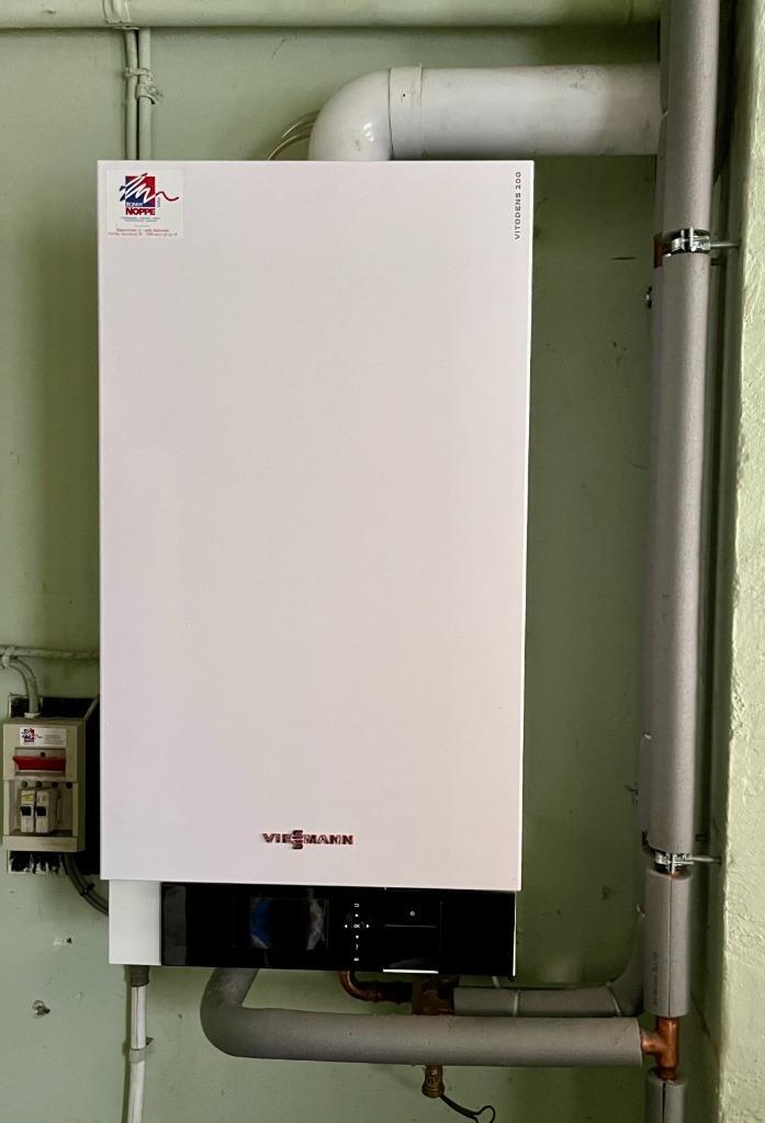 Viessmann Vitodens CV ketel + besturing, Doe-het-zelf en Bouw, Chauffageketels en Boilers, Gebruikt, Aardgas, Ouder dan 10 jaar