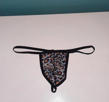 NIEUWE mannen string "S" beschikbaar voor biedingen