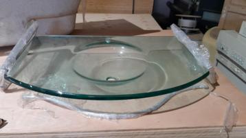 Glazen wastafel waskom beschikbaar voor biedingen