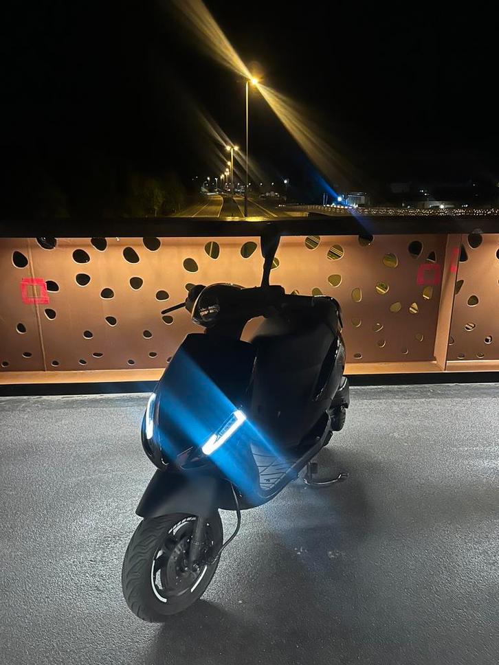 Piaggio zip 50cc, Fietsen en Brommers, Scooters | Piaggio, Zo goed als nieuw, Zip, Benzine, Ophalen of Verzenden