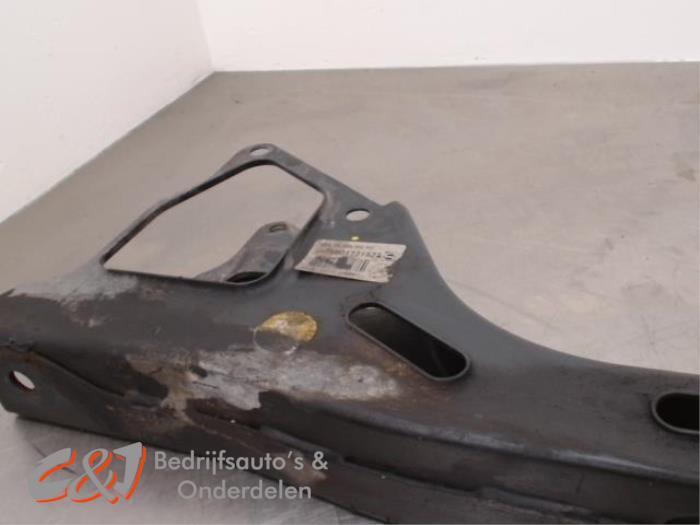 Dwarsbalk frontdeel van een Iveco New Daily, Auto-onderdelen, Carrosserie, Overige automerken, Gebruikt, 3 maanden garantie, Ophalen of Verzenden