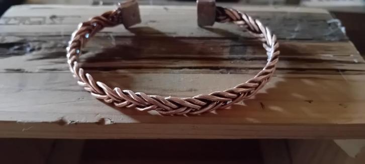bijoux artisanaux pour un look minimaliste, Handtassen en Accessoires, Armbanden, Nieuw, Overige materialen, Overige kleuren, Ophalen
